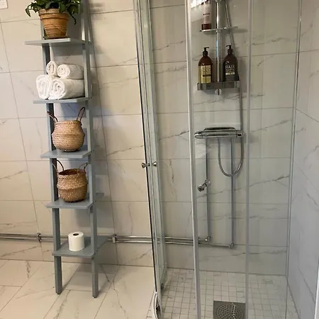 Cozy Studio With Garden Access Malmö