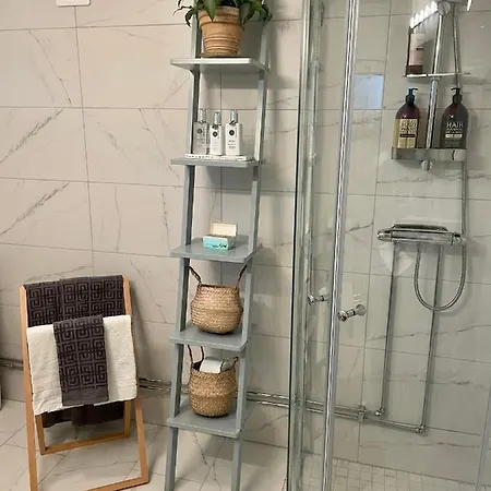 Apartment Cozy Studio With Garden Access *